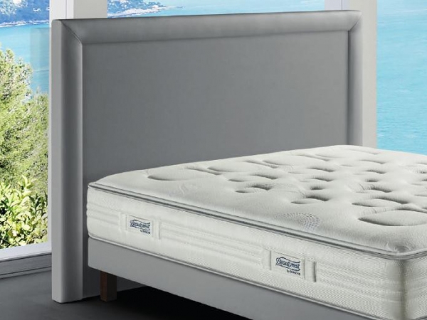 Capçal Simmons Square